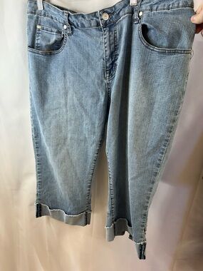 Y2K Bubblegum Light Blue Cropped Capri Jeans